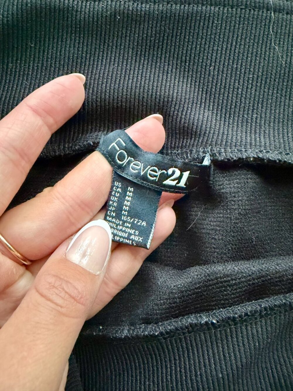 Forever 21 Black Mini Skirt - Picture 3 of 3